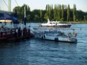 Motor Segelboot mit Motorschaden trieb gegen Alte Liebe bei Koeln Rodenkirchen P159